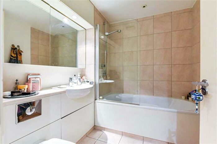 1 Bedroom Flat For Sale In Hosier Lane, Farringdon, London, EC1A