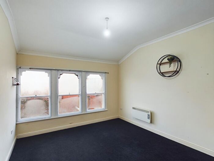 2 Bedroom Apartment To Rent In High Street, Kettering, Northamptonshire, NN16