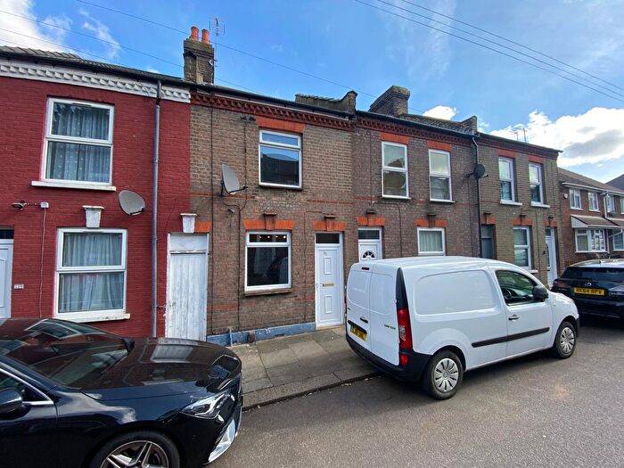2 Bedroom Terraced House To Rent In Cowper Street, Luton, LU1