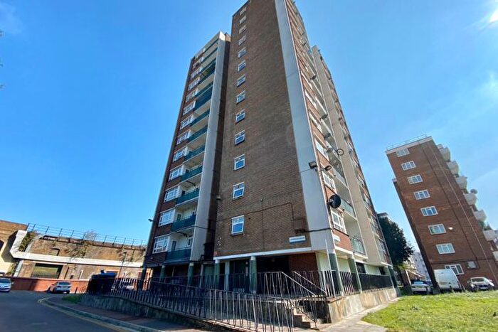 1 Bedroom Flat To Rent In Landmann House, Galleywall Road, London, SE16