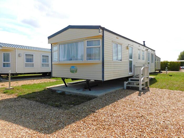 3 Bedroom Mobile Home For Sale In Heron Cottage Park, Frostley Gate., PE12