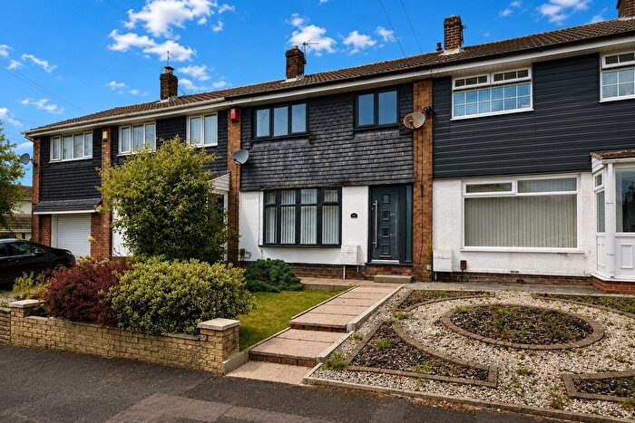 3 Bedroom Terraced House For Sale In Highlands, Royton, Oldham, Greater Manchester, OL2