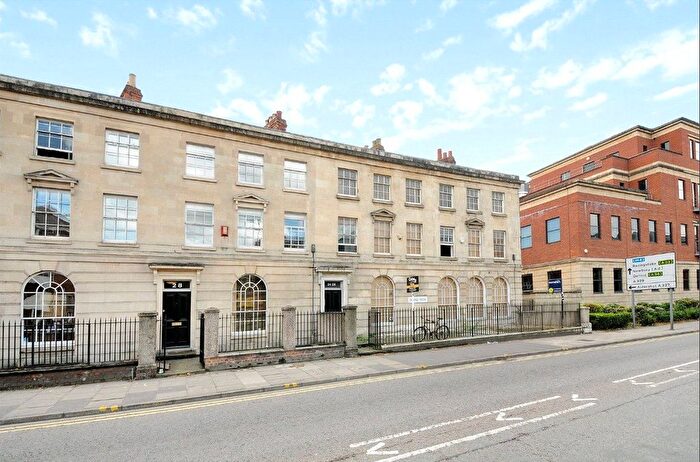 1 Bedroom Flat For Sale In Oswald House, - Queen's Road, Reading, Berkshire, RG1