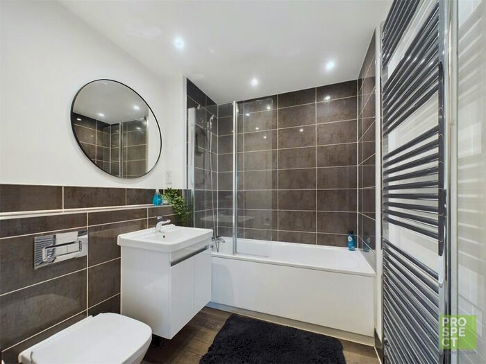 1 Bedroom Apartment To Rent In Hurley Drive, Bracknell, Berkshire, RG12