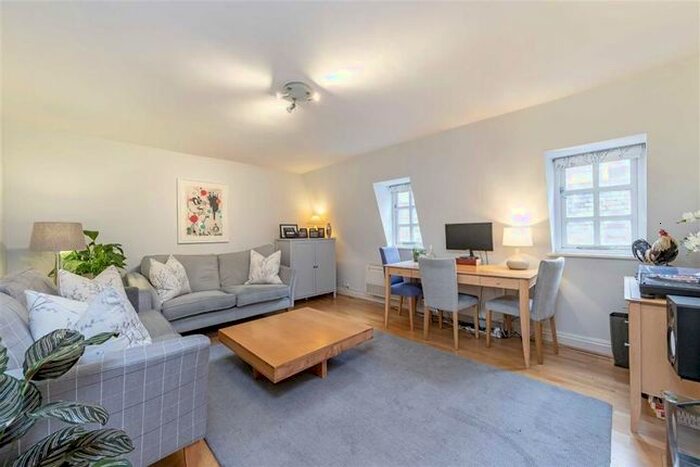 2 Bedroom Flat To Rent In Percy Mews, London, W1T