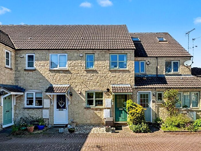 2 Bedroom Terraced House For Sale In Swansfield, Lechlade, GL7