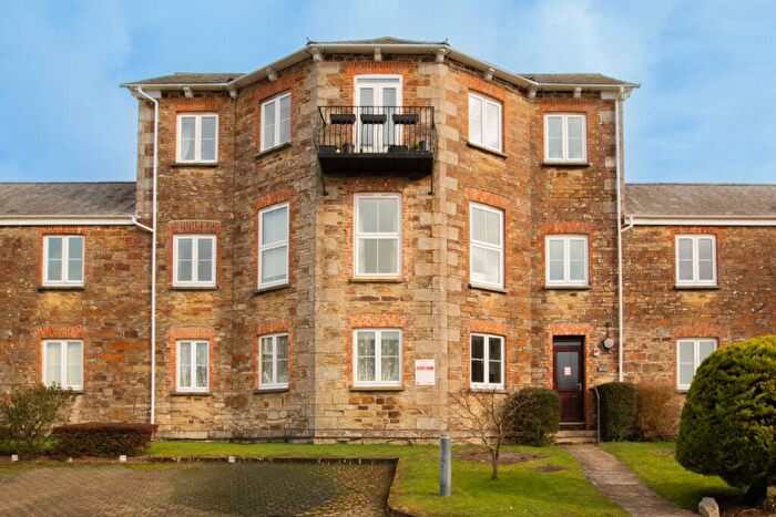 2 Bedroom Flat To Rent In Castle Hill Court Cross Lane, Bodmin, PL31