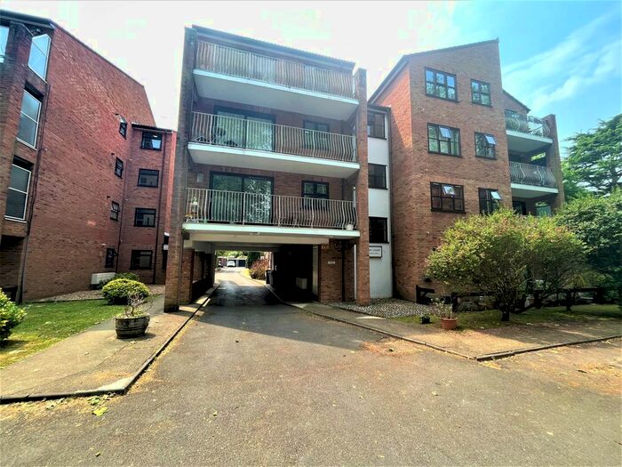 Studio To Rent In Brackley Road, Beckenham, Kent, BR3