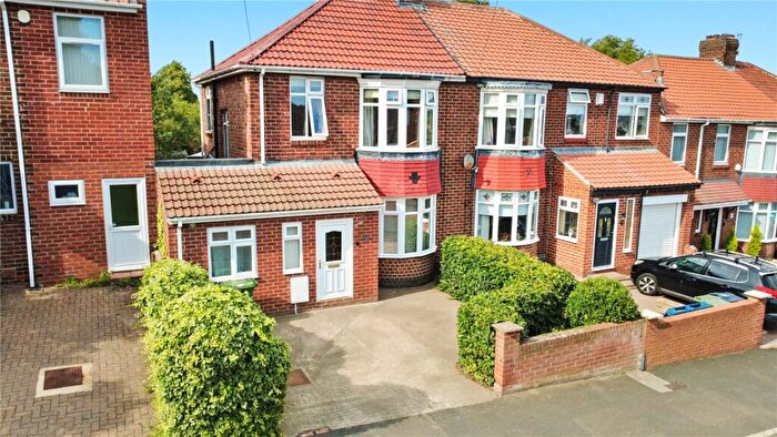 3 Bedroom Semi-Detached House For Sale In Oakfield Road, Lobley Hill, Gateshead, NE11