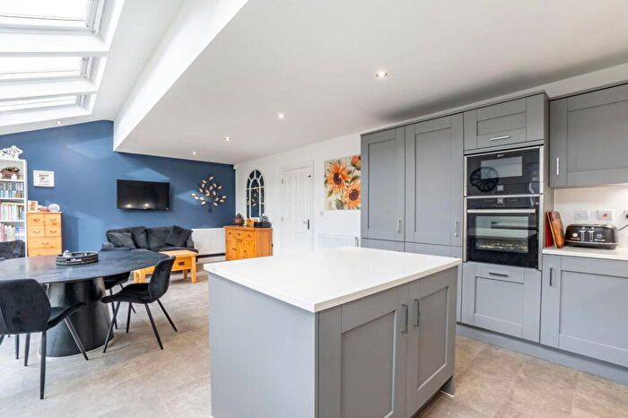 4 Bedroom Detached House For Sale In Oatlands Drive, Wixams, MK45