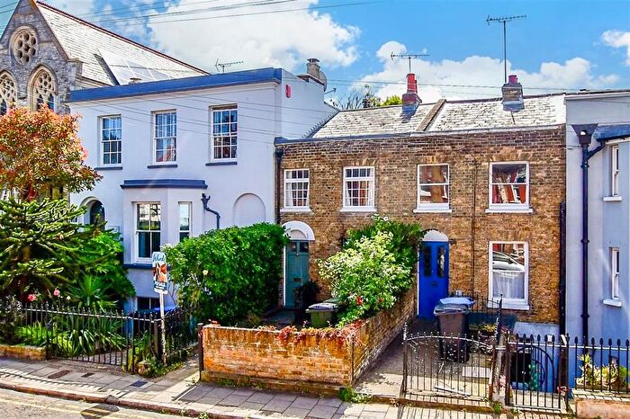 2 Bedroom Cottage For Sale In York Street, Broadstairs, Kent, CT10