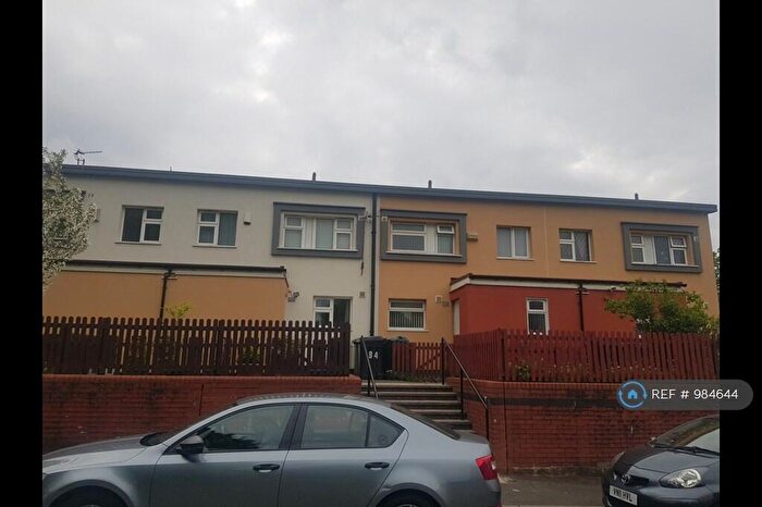 3 Bedroom Terraced House To Rent In Crompton Street, Oldham, OL1