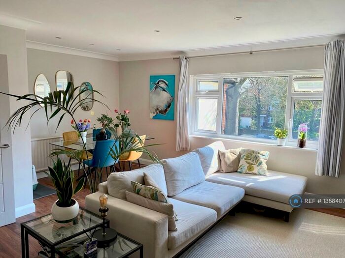 2 Bedroom Flat To Rent In Westgate Road, Beckenham, BR3