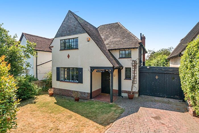 3 Bedroom Detached House For Sale In Winn Road, Lee, London, SE12