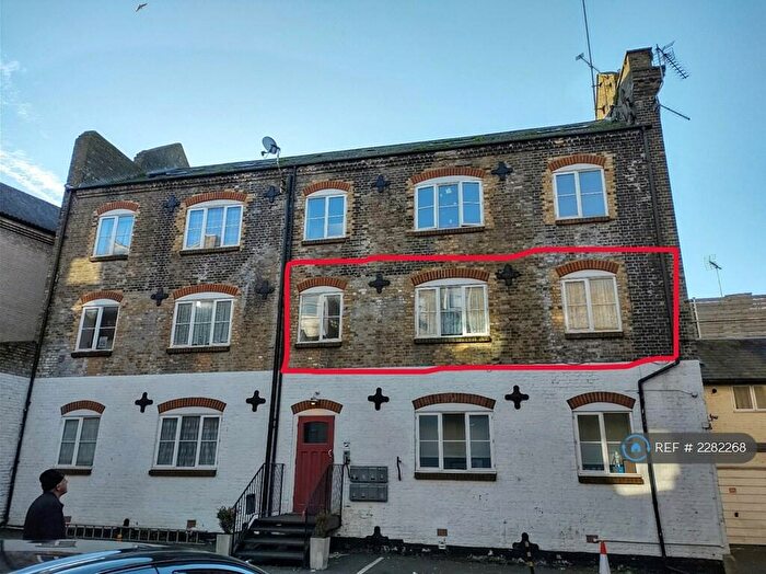 2 Bedroom Flat To Rent In The Warehouse, Dover, CT16