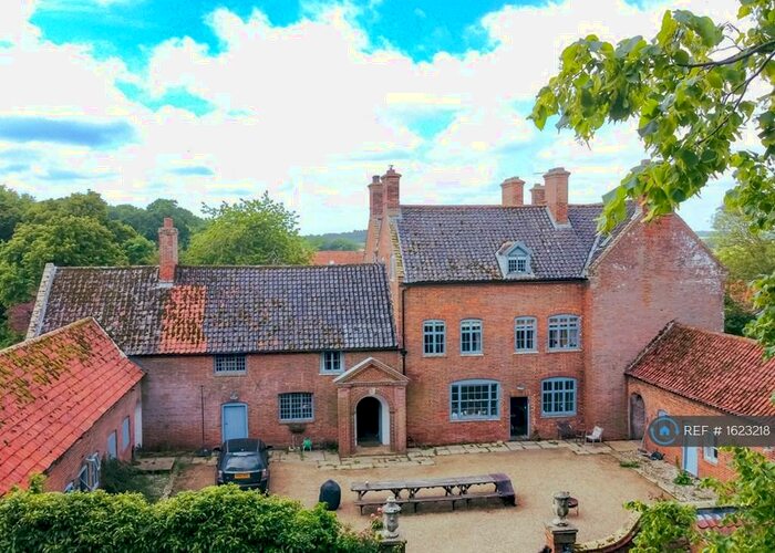10 Bedroom Detached House To Rent In Waterden, Walsingham, NR22