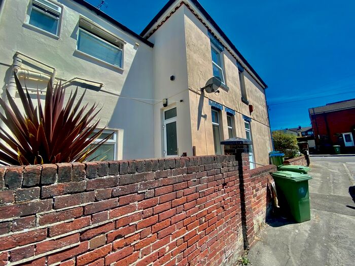 1 Bedroom Maisonette To Rent In Mortimer Road, Southampton, SO19