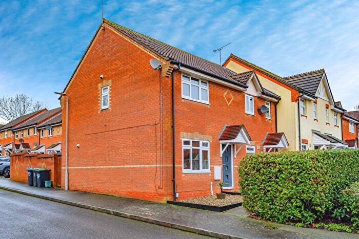 3 Bedroom End Of Terrace House For Sale In Bencroft Road, Hemel Hempstead, HP2