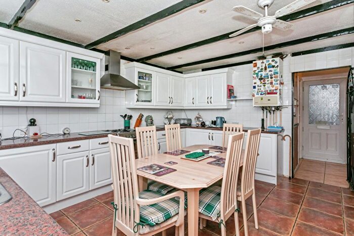2 Bedroom Bungalow For Sale In Dodkin, Beanhill, Milton Keynes, Buckinghamshire, MK6