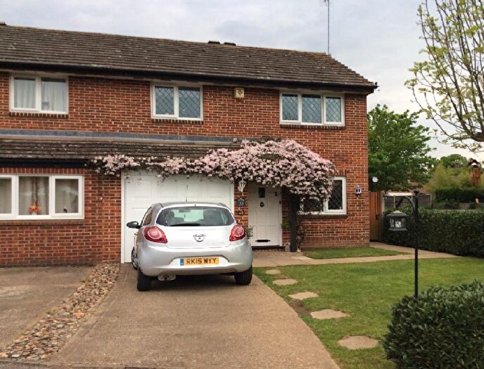 3 Bedroom Semi Detached House To Rent In Lower Earley, Reading, RG6