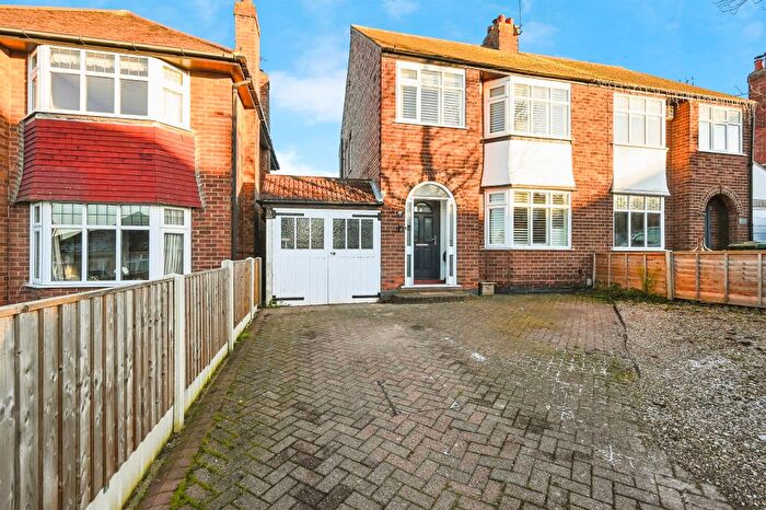 3 Bedroom Semi Detached House For Sale In Thomas Avenue, Radcliffe-On-Trent, Nottingham, NG12