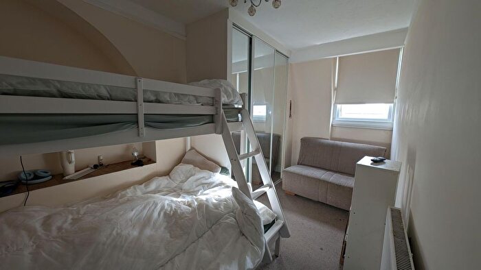 3 Bedroom Flat To Rent In Sandgate Road, Folkestone, CT20