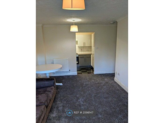 2 Bedroom Flat To Rent In Debham Court, London, NW2