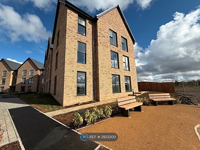2 Bedroom Flat To Rent In Templers St, Swindon, SN1