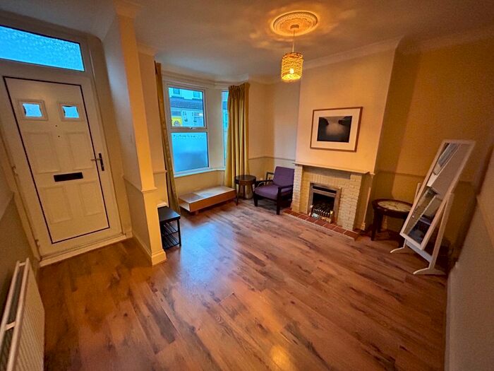 2 Bedroom Terraced House To Rent In Rochester Avenue, Rochester, Kent, ME1