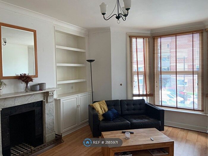 2 Bedroom Flat To Rent In Palmerston Road, London, N22