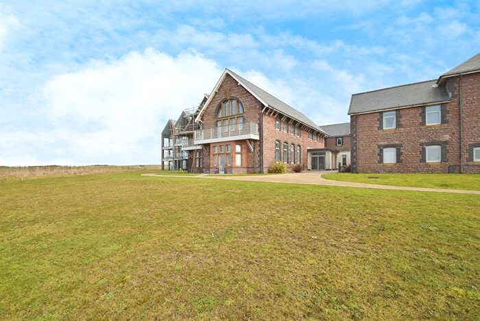 2 Bedroom Flat For Sale In Rest Bay, Porthcawl, CF36