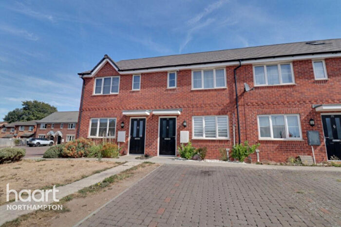 2 Bedroom Terraced House For Sale In Bective Close, Northampton, NN2