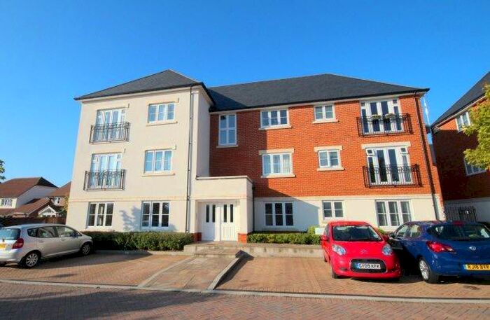 2 Bedroom Flat To Rent In Longhurst House, RH12
