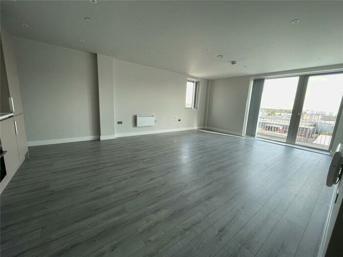 3 Bedroom Apartment To Rent In Steel House, The Metalworks, Petersfield Avenue, Slough, Berkshire, SL2