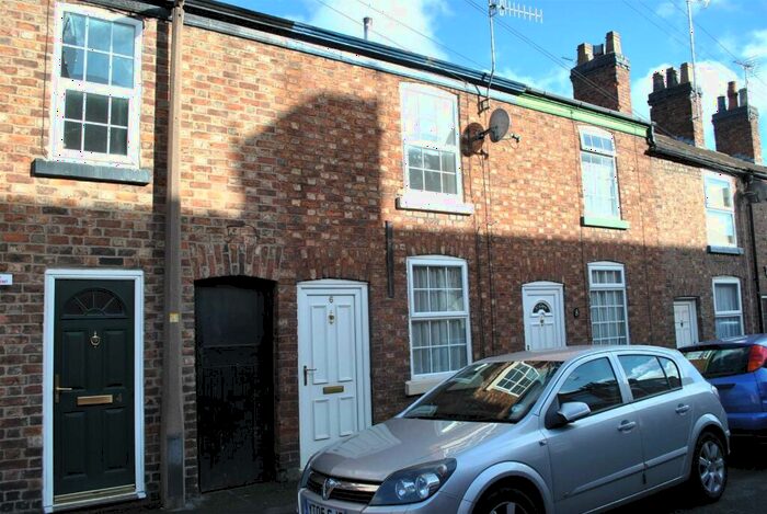 2 Bedroom House To Rent In Nelson Street, Macclesfield, SK11
