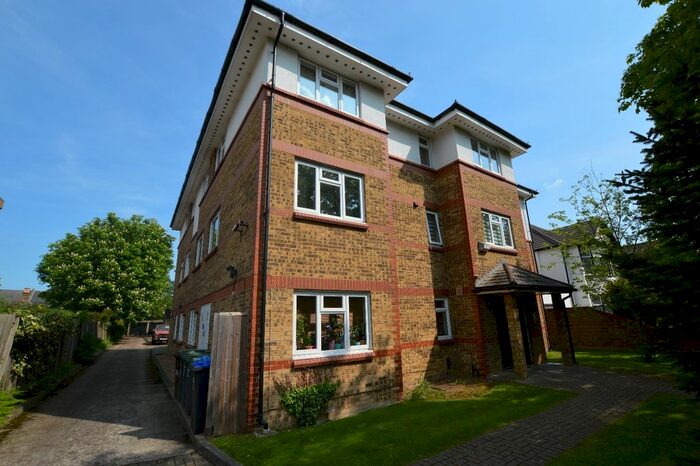 2 Bedroom Flat To Rent In Cator Road, London, SE26