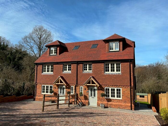 3 Bedroom Semi-Detached House For Sale In Mountfield, Robertsbridge, TN32
