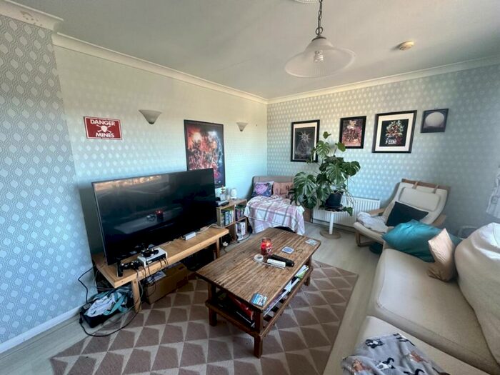 3 Bedroom House To Rent In Highland Close, Folkestone, CT20