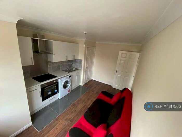 1 Bedroom Flat To Rent In Louise Court, Wealdstone, Harrow, HA3