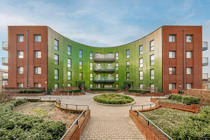 1 Bedroom Flat For Sale In Beames Road, Harlesden, NW10