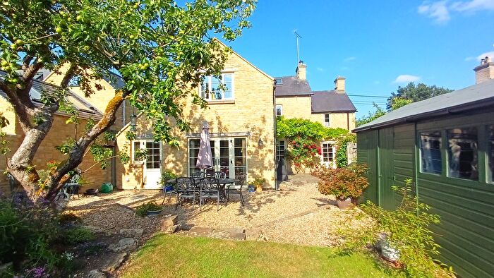 5 Bedroom Cottage For Sale In Church Road, Chadlington, OX7