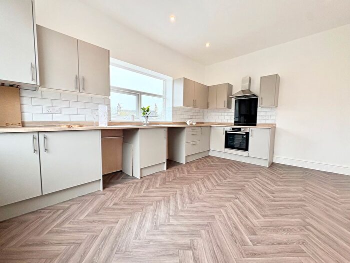 4 Bedroom End Terrace House To Rent In Walker Terrace, Cullingworth, Bradford, BD13