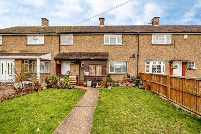 3 Bedroom Terraced House For Sale In The Cherries, Slough, SL2