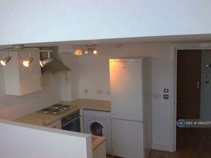2 Bedroom Flat To Rent In St Thomas Lofts, Swansea, SA1