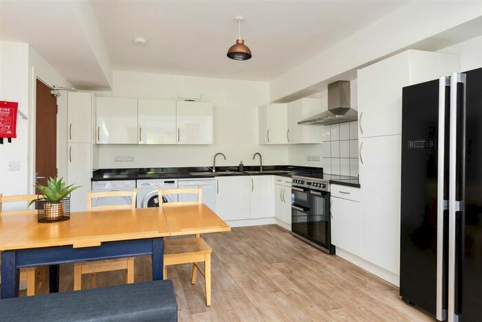 7 Bedroom Semi-Detached House To Rent In Southdown Avenue, Bath, BA2