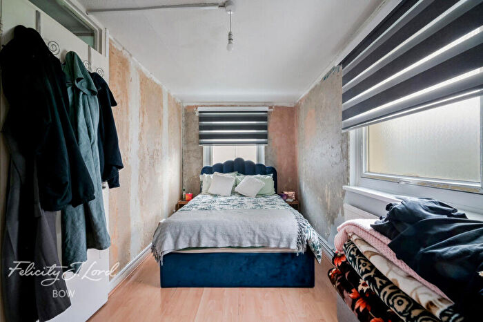 2 Bedroom Flat For Sale In Merchant Street, London, E3