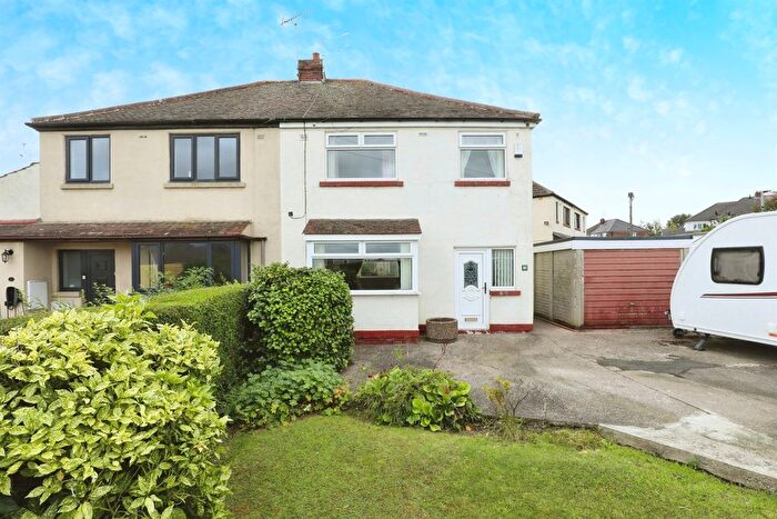 3 Bedroom Semi-Detached House For Sale In Kevin Grove, Hellaby, Rotherham, S66