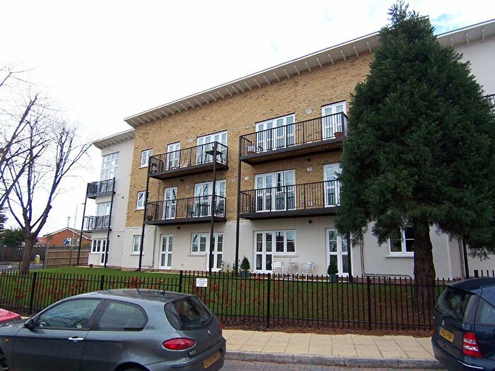 2 Bedroom Flat To Rent In Seymour Court, Revere Way, Ewell, Surrey, KT19