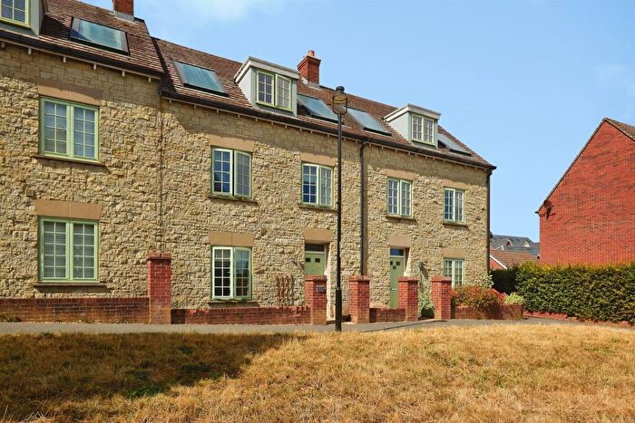 3 Bedroom Terraced House For Sale In Mampitts Lane, Shaftesbury, SP7