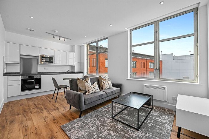 1 Bedroom Flat To Rent In West Smithfield, London, EC1A